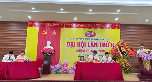 Anh Lợi đọc BC chính trị.jpg