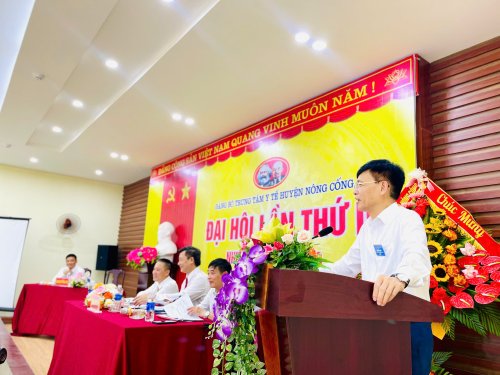 anh Hùng phát biểu.jpg
